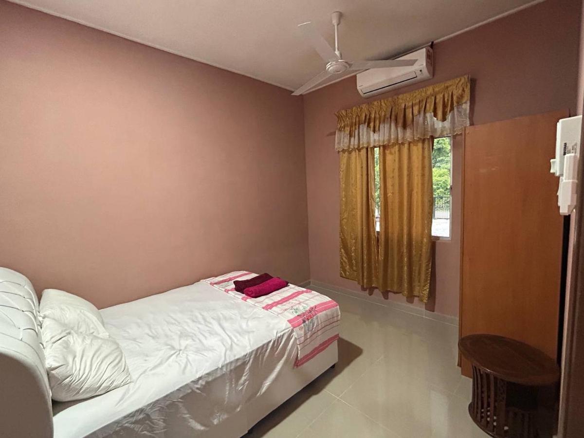 Homestay Taman Hidayah Chawas Tanah Merah  Luaran gambar